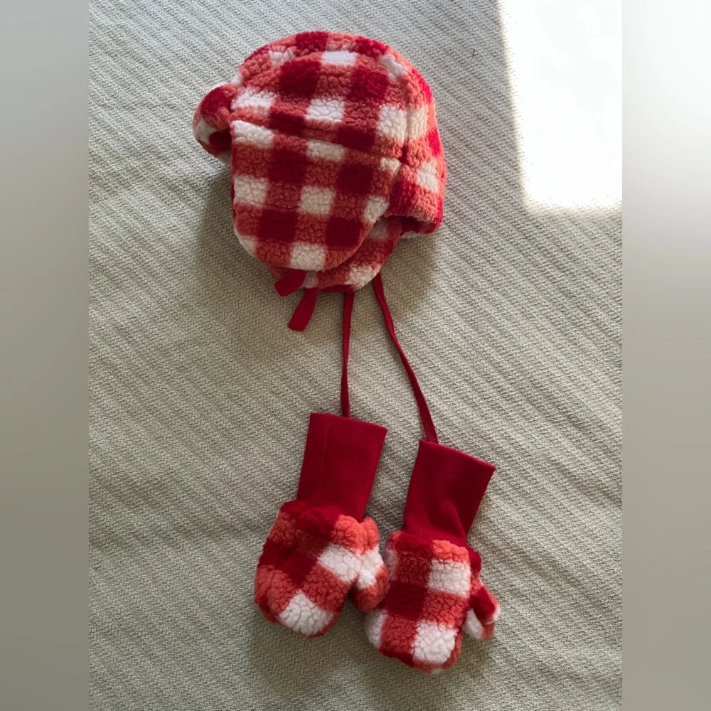 Hanna Anderson Winter Hat and Mittens Set